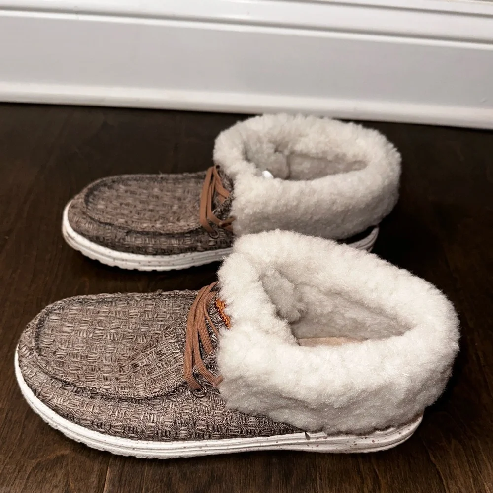 Hey Dude Wendy Fold Over Cozy Boot Sherpa Lined Winter Slip On Sneaker Size 7